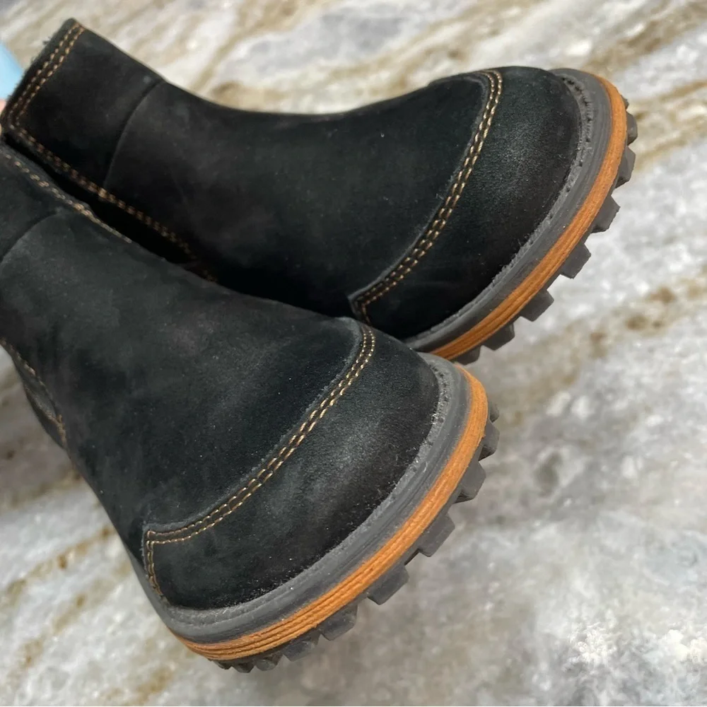 Umi “Dallas” Black Suede Boots Kids Size 12